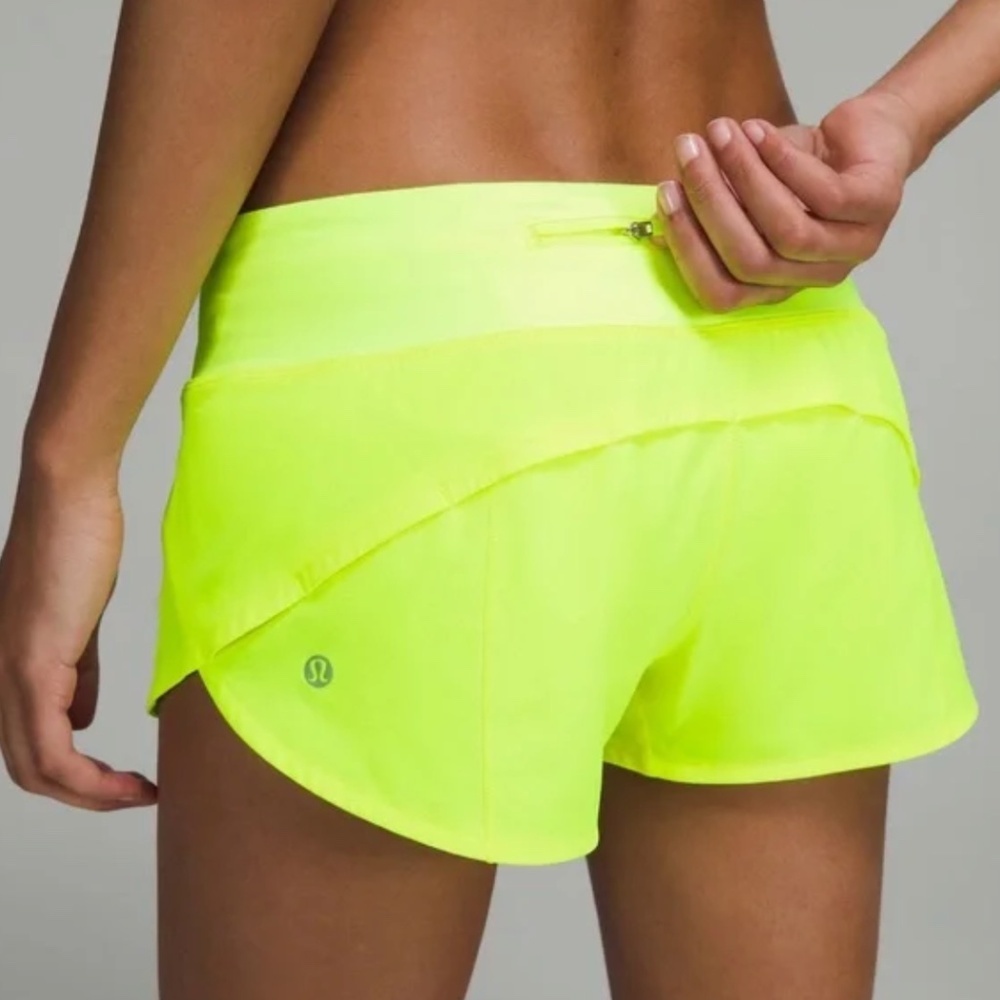 NWOT Lululemon Speed Up Low-Rise Lined Short 2.5” Size 2 Yellow
